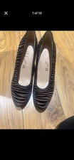 Unisa Designer Shoes Never