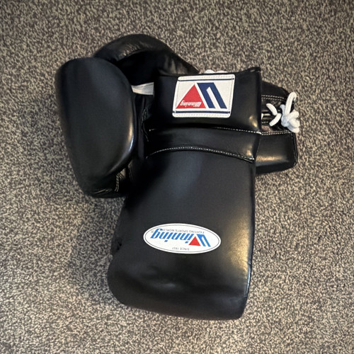 Winning black boxing sparing - winning,