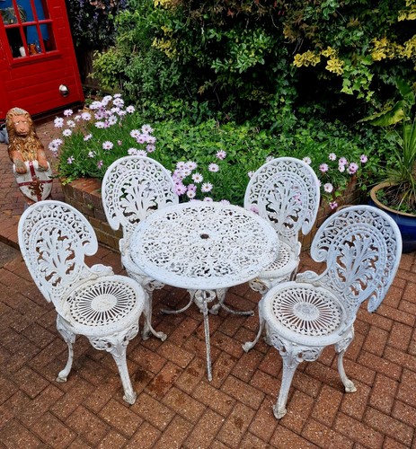 Ornate vintage cast - ❤️,