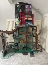 Teenage Mutant Ninja Turtles Secret Sewer Lair Playset Playmates