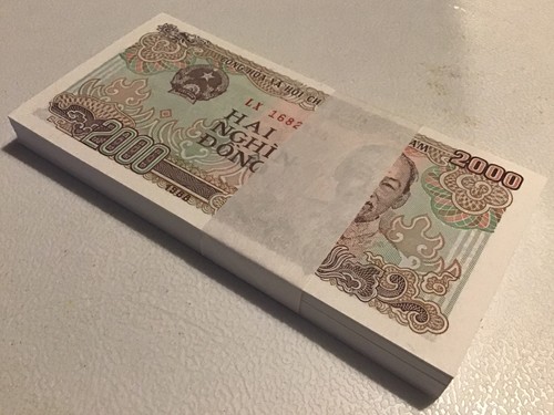 Vietnam banknote bundle 100 x - 100,
