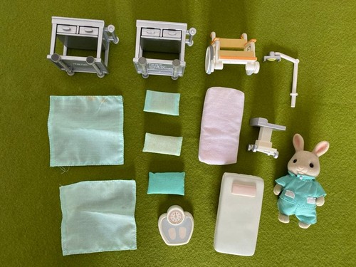 Sylvanian families hospital - families,