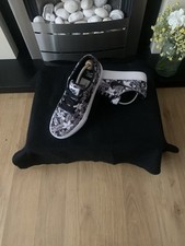 NIKE SB Satire Floral