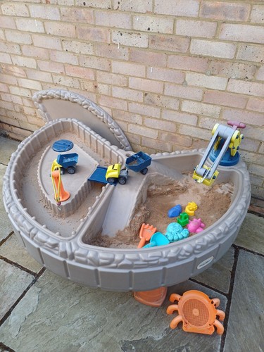 Little tikes sand and water - sand,