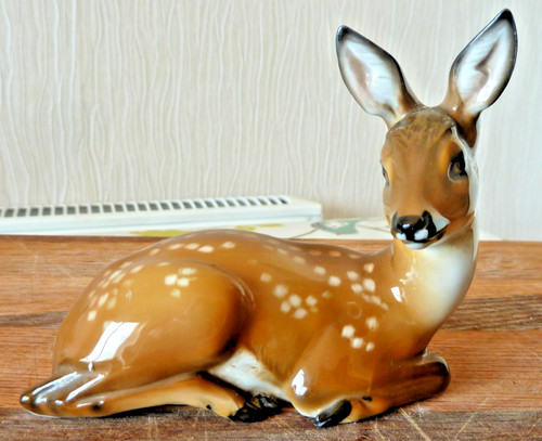 Karner fawn lying down model - t,