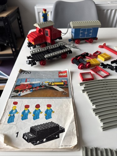Incomplete vintage lego 7720 - incomplete,