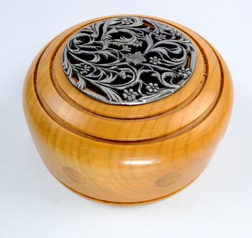 Hardwood potpourri bowl with - potpourri,