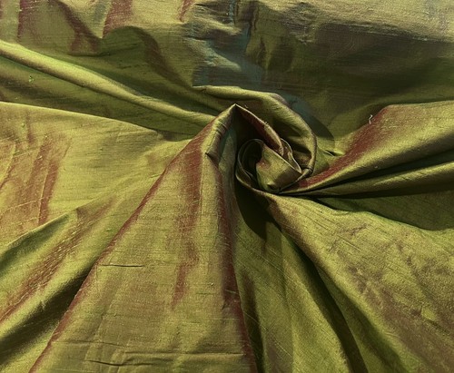 Green red iridescent 100 - red,
