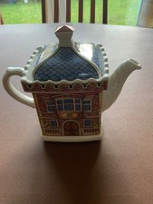 Elizabethan House TEAPOT * English Country Houses Collection by SADLER * 