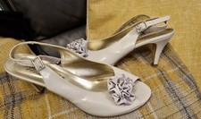 ZODIACO  ITALIAN PATENT LEATHER TAUPE HEELED SLING BACK SANDALS/SHOES  SIZE40..