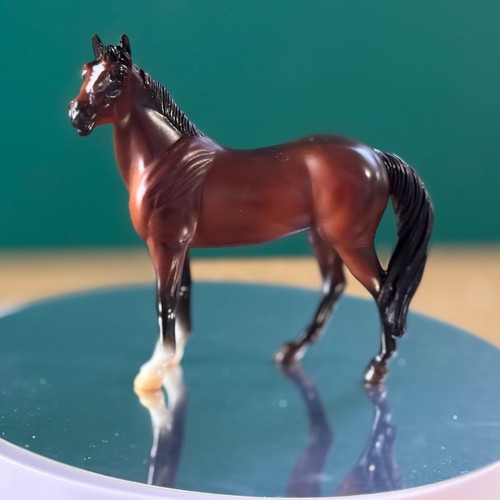 Breyer stablemates bay - breyer,