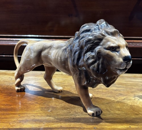 Large beswick lion - large,