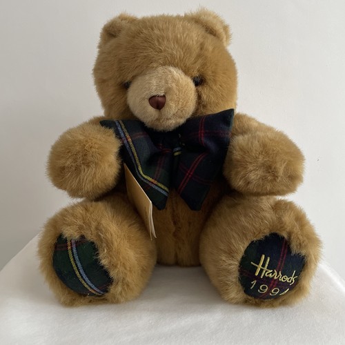 Harrods christmas 1994 foot - christmas,