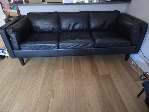 Heals chill 4 - "chill", sofa