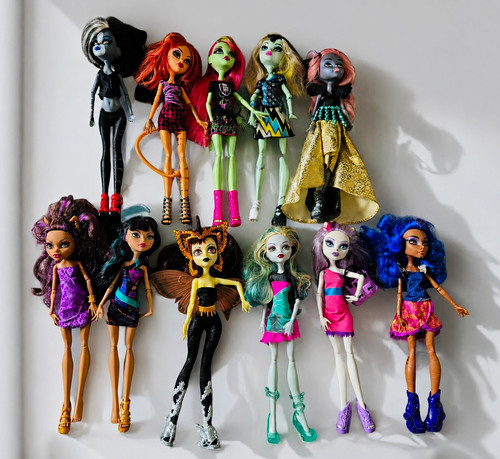 Monster high doll bundle - high, g1