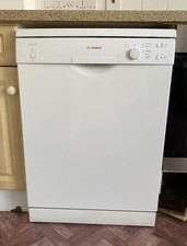 Rrp £399 Bosch Freestanding dishwasher, Nearly New, Serie 2. White Twickenham