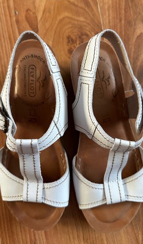 Ladies size 5 - uk,