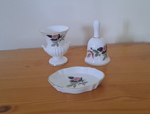 Wedgewood hathaway rose - x,