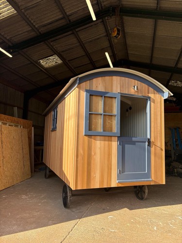 Cedar clad shepherd hut - clad, shepherd’s