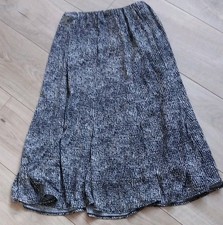 Ladies Saloos Skirt.  Size 14.