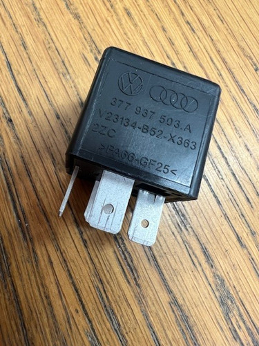 Audi skoda seat - 4-pin, black