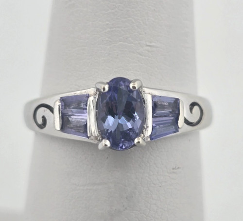 10kt white gold tanzanite ring - 10kt,