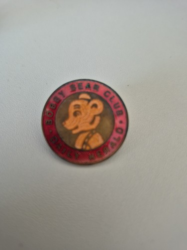 Vintage enamel badge bobby - -,