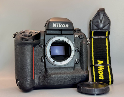 Near mint nikon - mint], slr