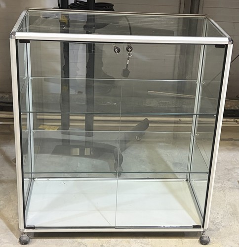 Aluminium and glass lockable - aluminium,