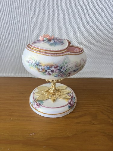 Handmade decorated goose egg - decorated,
