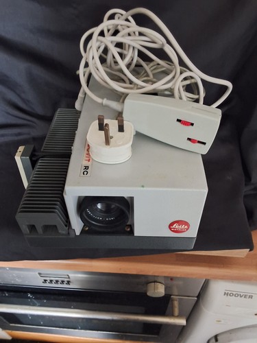 Pradovit slide projector with - projector,