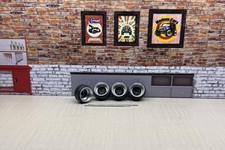 1:64 Chrome/black Deep Dish