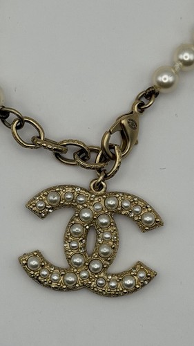 Chanel logo gold pearl - cc,