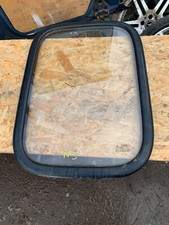 LDV MAXUS MINIBUS 05-09 NS PASSENGER MIDDLE QUATER PANEL GLASS IDEAL CAMPER