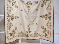 VINTAGE 1920s TABLECLOTH CREWEL HAND EMBROIDERY METALLIC EDGE ANTIQUE