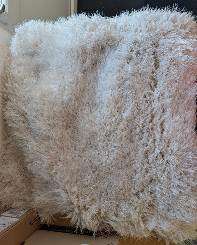 White jumbo shaggy faux fur - white,