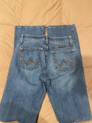 Women wrangler jeans - women’s,