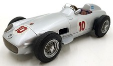 CMC 1/18 Scale Diecast M-041 - Mercedes Benz W196 F1 #10