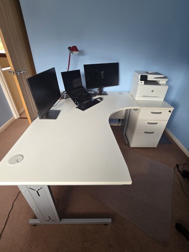 White curved shaped corner - l-shaped,