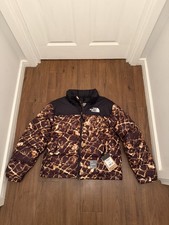 The North Face Nuptse  700