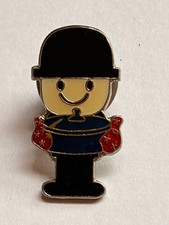 HOMEPRIDE MAN HOLDING