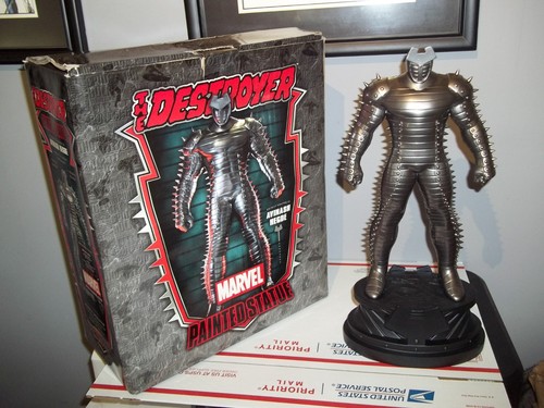 The destroyer museum statue - the,