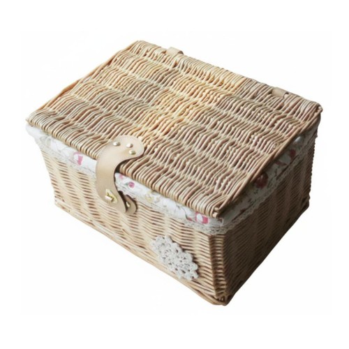 Lidded wicker trunk with - wicker,