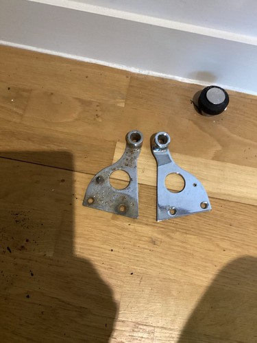 Jaguar type hardtop mounting - e,