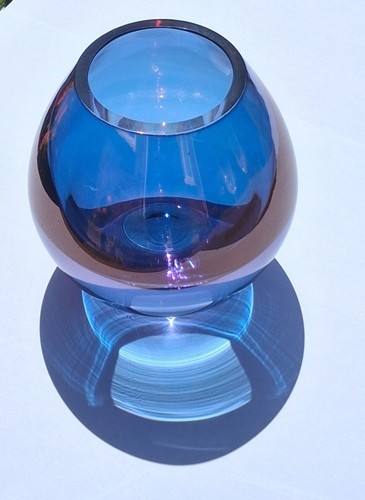 Small heavy iridescent vase - iridescent,