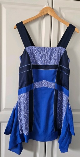 Three floor klein blue - three,
