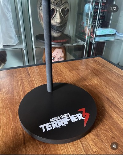 Terrifier mask display stand - mask,