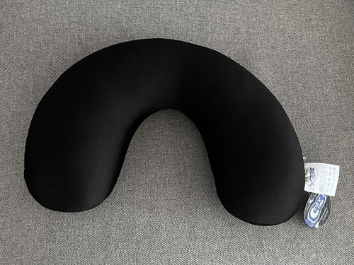 Black shape neck - u,