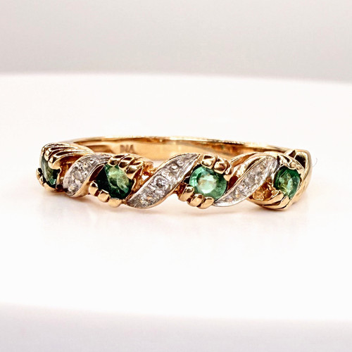 9ct gold emerald diamond - gold,