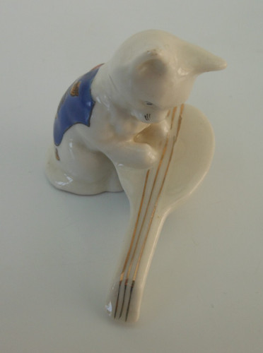 Crested china cat with - crested,